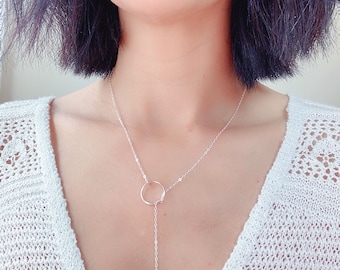 Sliver Hammered Inter Lock Circle Drop Sterling Silver Lariat Casual Chic, délicat Classique, réglable, personnalisé, cadeau pour elle