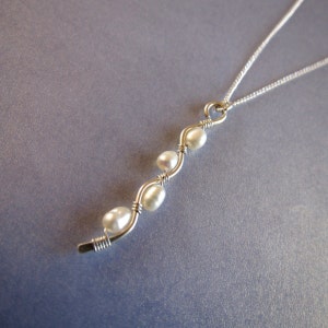 Fil inspiration nature enveloppant tissage perle Charm en argent Sterling pendentif, bijoux d'yoga, floraison de printemps, sur mesure image 2