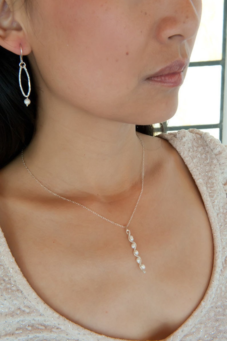 Fil inspiration nature enveloppant tissage perle Charm en argent Sterling pendentif, bijoux d'yoga, floraison de printemps, sur mesure image 5