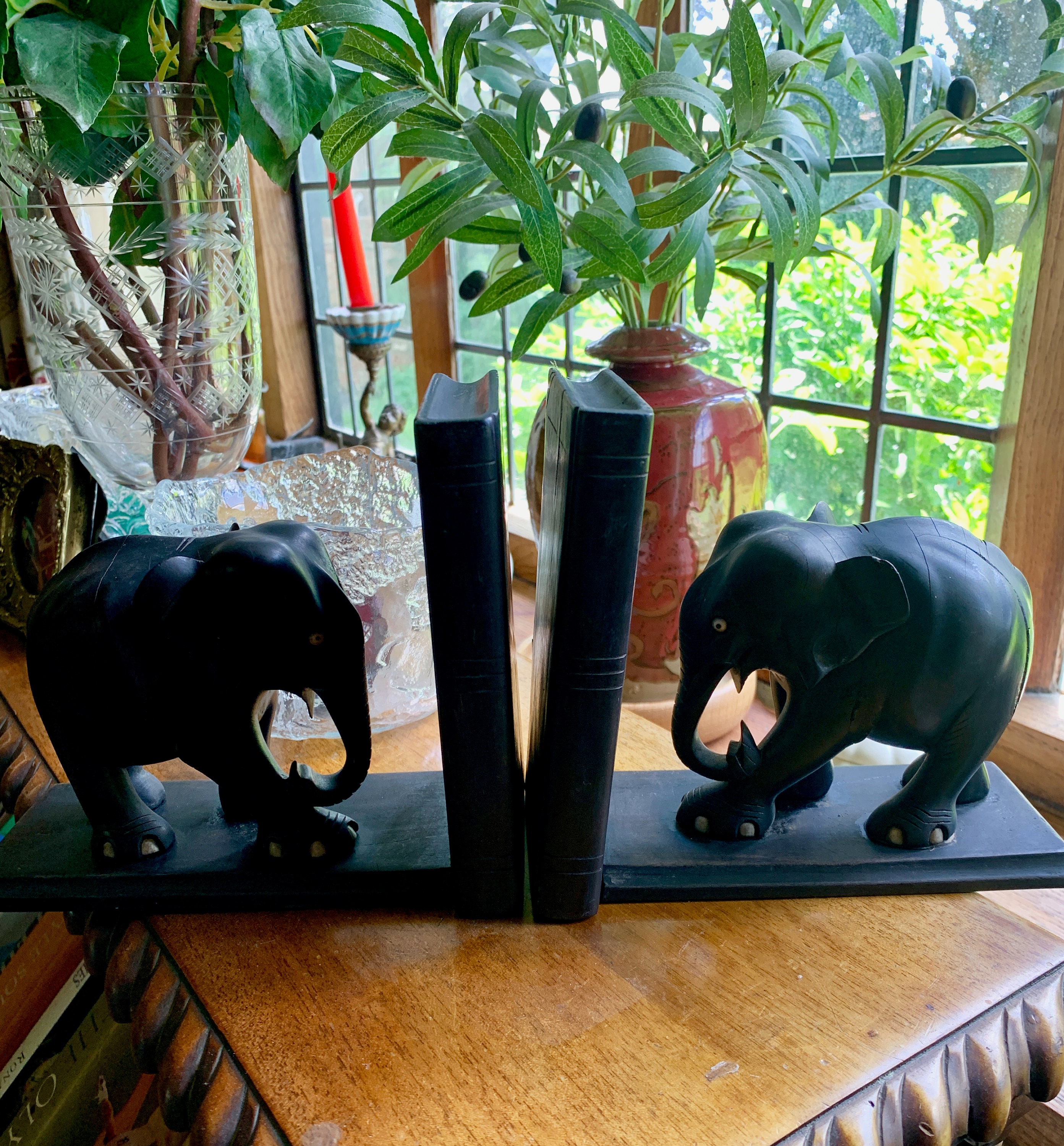 Pair of 1920s Carved Ebony Elephant Bookends