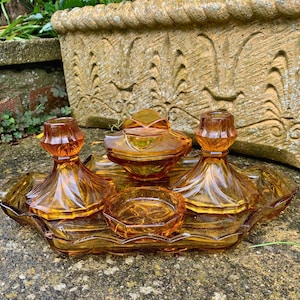 Amber depressieglazen kaptafelset Sherdley Glass Engeland jaren 1930