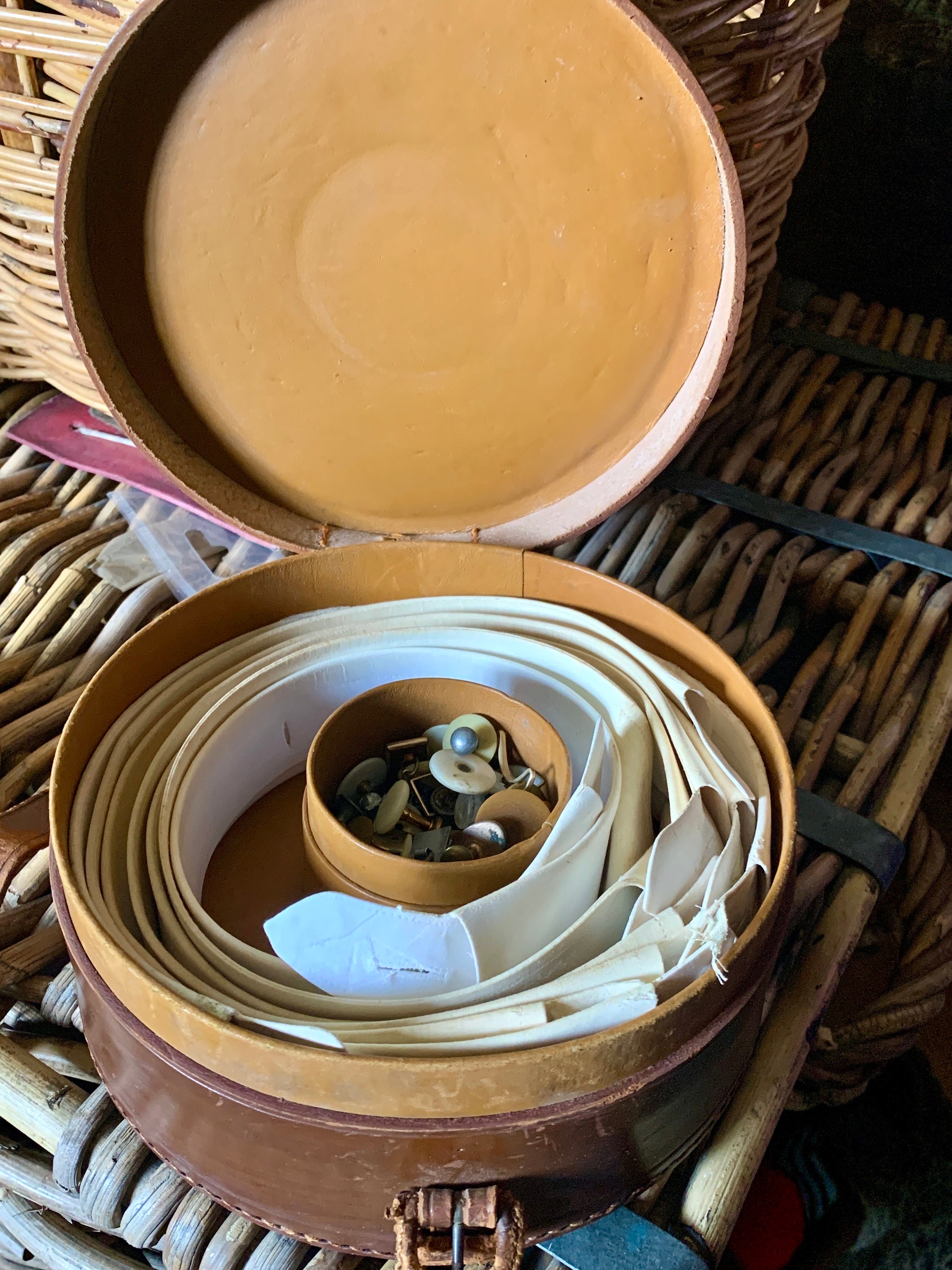 Edwardian Gentlemen's Collection of Collars & Haberdashery items
