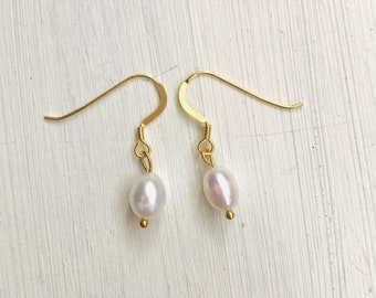Bridal earrings, gold vermeil freshwater pearls earrings