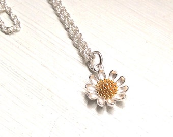 Necklace, jewellery, jewelry, silver flower, daisy, silver chain, Christmas presents, xmas gift