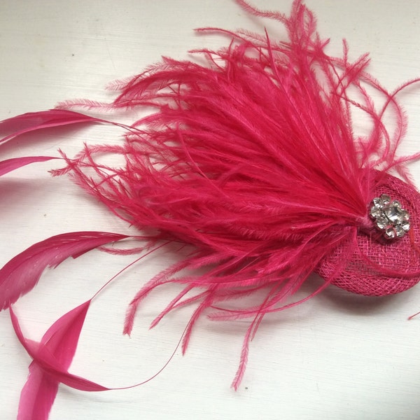Fascinator/ Bridal hair accessories/ wedding hair accessories/ New handmade Fushia pink feather fascinator