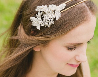 Tiara nupcial Cora: accesorio para el cabello de boda con perlas de agua dulce y cristales