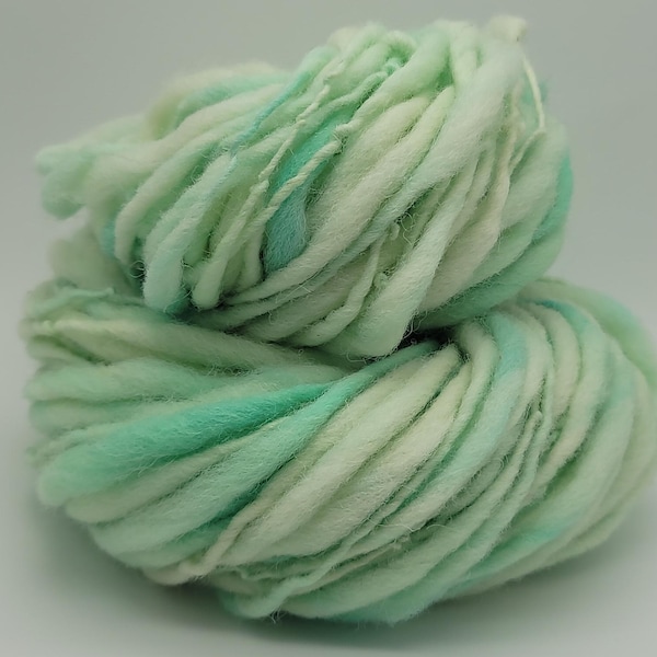 Handspun Cheviot Wool Thick Thin Art Yarn - Super Bulky Weight - 61 Yards "Frosted Wave" (HS71)