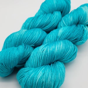 Hand Dyed Yarn – Superwash Merino Wool Cashmere Nylon MCN Sock Yarn  - Aqua Semi Solid - 400 Yards – Fingering Weight Yarn (HD55)