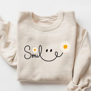 Daisy Smile Face Shirt, Daisy Flower Smile Sweatshirt, Summer Gift, Daisy Women's Hoodie, Floral Gift For Women, Trendy Shirt, Gift For Her