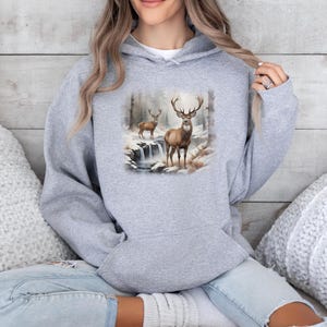 Retro Deer Wilderness Scene Sweatshirt, Unisex Deer Hoodie bild 5