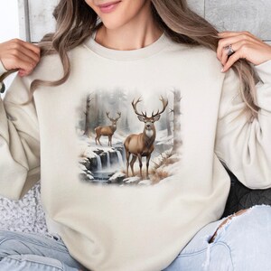 Retro Deer Wilderness Scene Sweatshirt, Unisex Deer Hoodie bild 3