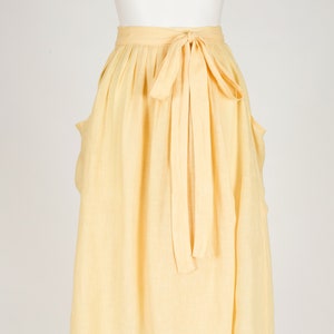 Gonna avvolgente in lino giallo pallido vintage Cacharel anni &#39;70, taglia XS S