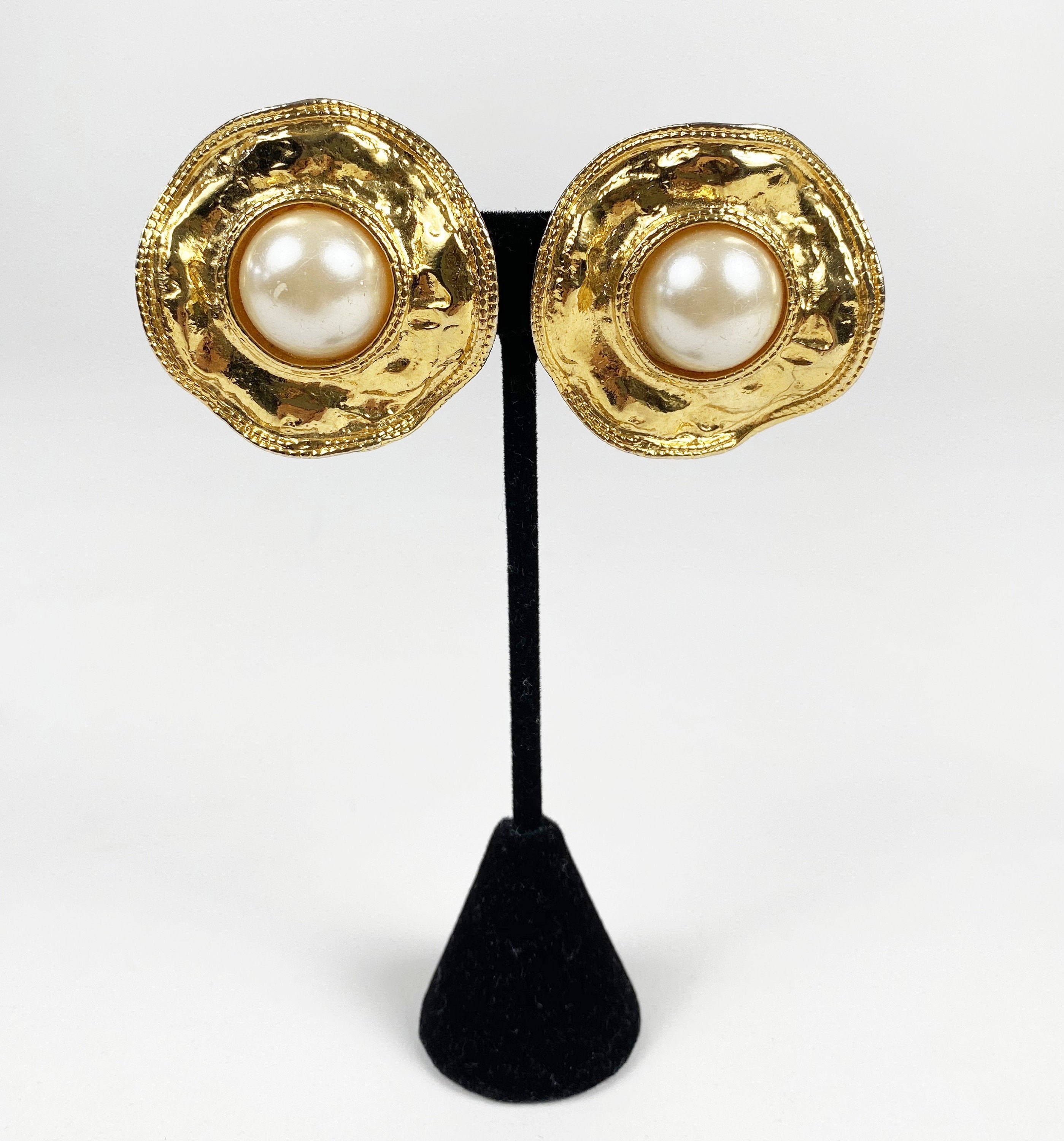 1980s Pearl Earrings 