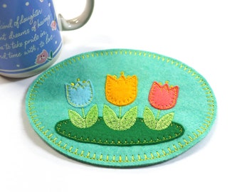 Wool Felt Tulip Mug Rug. Spring Green Tulip Coaster. Embroidered Floral Mug Rug. Spring Coaster or Mug Rug. Gift for Friend.