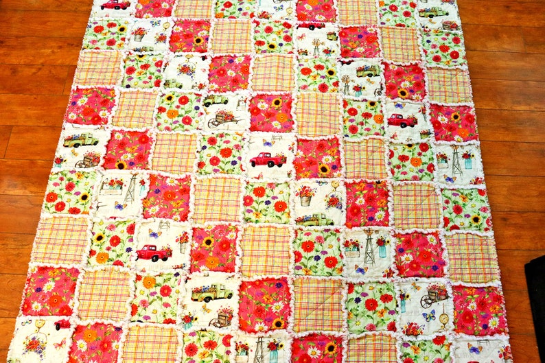 Lap Rag Quilt. Floral Quilt. Farmhouse Quilt Decor. Farm Truck Rag Quilt. Sunroom Decor. Quilt for Sale. Rag Quilt Throw. image 6