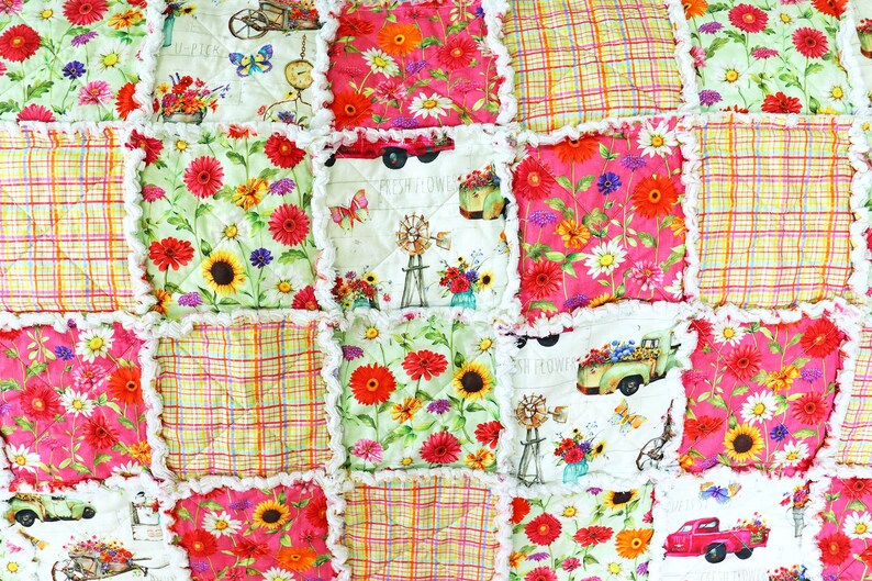 Lap Rag Quilt. Floral Quilt. Farmhouse Quilt Decor. Farm Truck Rag Quilt. Sunroom Decor. Quilt for Sale. Rag Quilt Throw. image 3