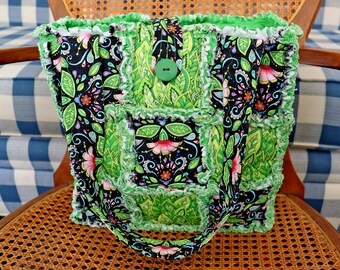 Green and Pink Floral Rag Tote. Rag Quilt Tote. Flower Bag. Gift for Mom. Craft Tote. Gift for Her. Tote Bag with Pockets.