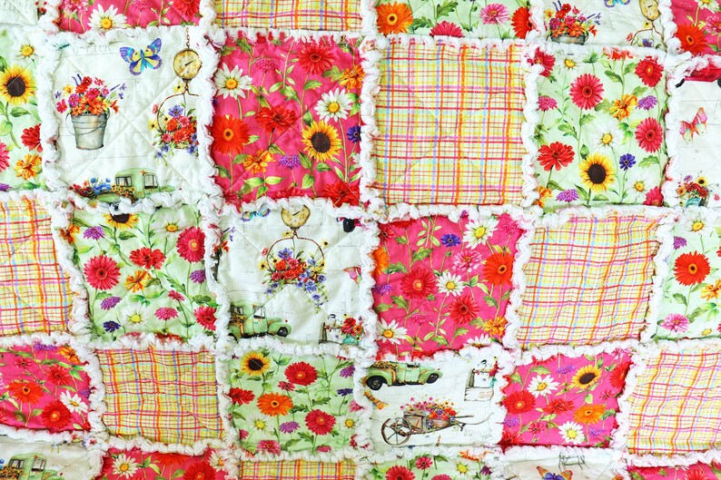 Lap Rag Quilt. Floral Quilt. Farmhouse Quilt Decor. Farm Truck Rag Quilt. Sunroom Decor. Quilt for Sale. Rag Quilt Throw. image 4