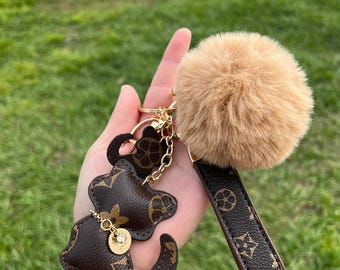 Gucci pom pom keychain deals
