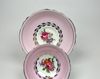 Vintage 1930-1940s Paragon Double Warrant Rosa Chá Xícara e Pires, Rosas Rosas Floral Bouquet Design, Bone China Inglaterra