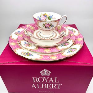 Royal Albert Lady Carlyle 5-Piece Place Setting, Bone China Set Pink Floral, New with Box & Tags, Teacup Saucer Plate Set