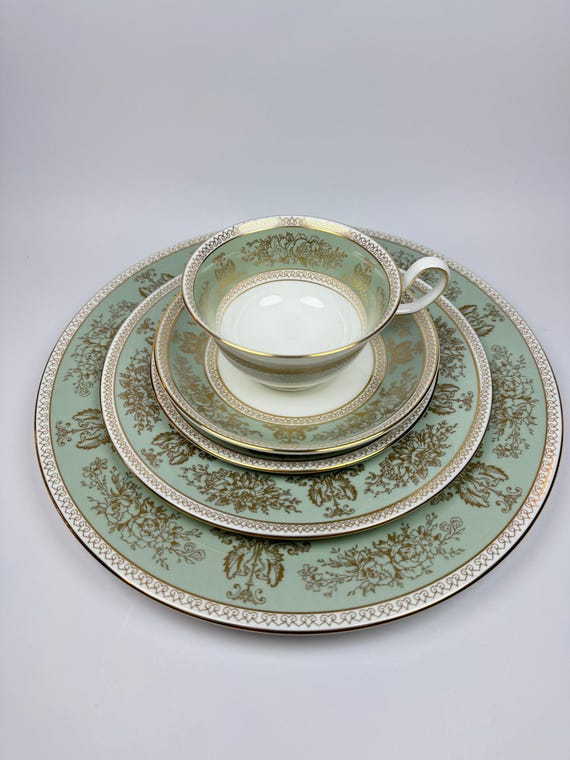 Wedgwood Columbia Gold Sage Green 5pc Place Setting Made in
