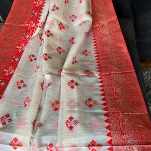 Red and white Benaras handloom saree