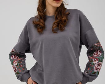 Women&#39;s Gray Sweatshirt with Floral Embroidery, Oversized Casual Pullover, Cozy Long Sleeve Crewneck, Trendy Comfy Streetwear Top