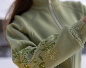 Women&#39;s Green Zip Up Hoodie with Embroidered Sleeves, Warm Fleece Jacket for Winter, Cozy and Stylish Sportswear, Casual Outdoor Sweatshirt
