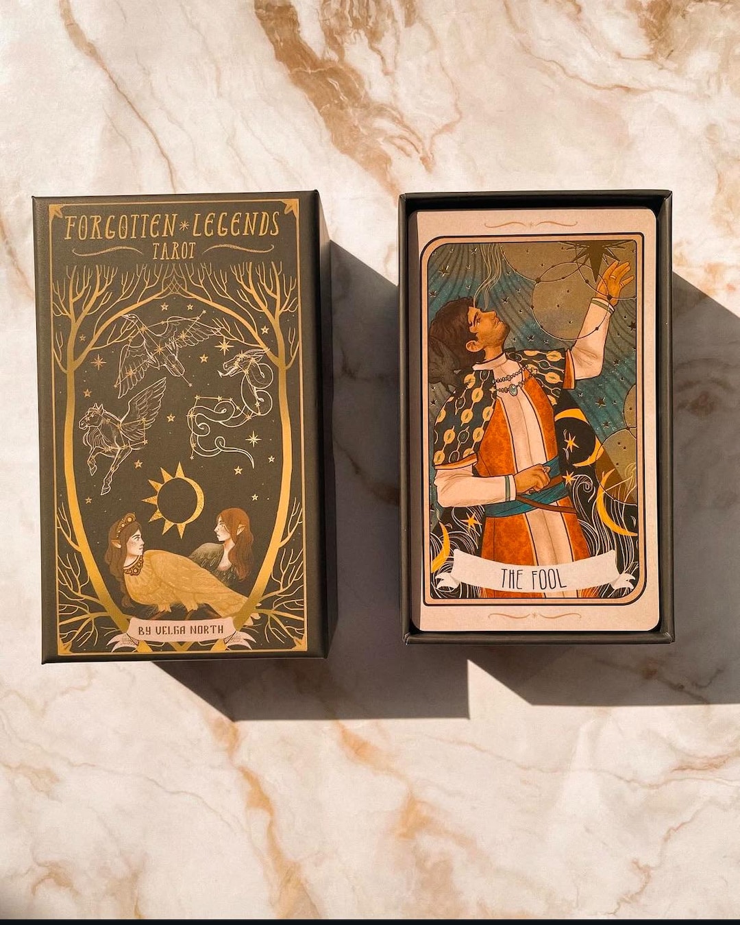 12月末にて終了☆絶版希少☆LEGEND THE ARTHURIAN TAROT s-l400.jpg