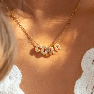 Benutzerdefinierte Pave Diamant Namen Halskette, 3D Gold Name Mama Brief Halskette, personalisierte Namen Halskette, Mama Oma Geschenk für Sie, Muttertagsgeschenk
