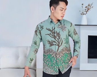 Chemise batik brillante et élégante à motifs de brindilles vert sauge, batik homme, batik, jupe batik homme, chemises batik homme, chemises batik, batiks, chemise formelle pour homme