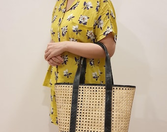 Handmade Ocean Rattan Beach Bag Open Webbing Design,Rattan Sling Bag,Rattan Sling Bag Bali,Rattan Crossbody Bags,Rattan Leather Bag