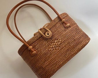 Handmade Rattan Tote Bag Trendy Women's Handbag for Modern Style,Rattan Sling Bag,Rattan Sling Bag Bali,Rattan Crossbody Bags