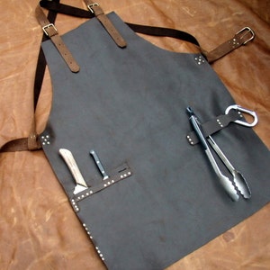 Leather Work Apron with Knife Sheath Pockets image 3