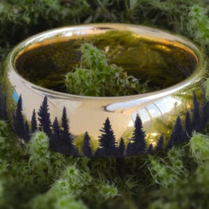 Outdoor Forest Tungsten Ring, 8mm Engraved Men&#39;s Wedding Band, Unique Nature-Themed Gift, Unique Gift for Him or her for anniversary