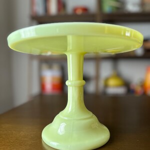 Mosser Glass 9” Pedestal Cake Stand Butter Cream