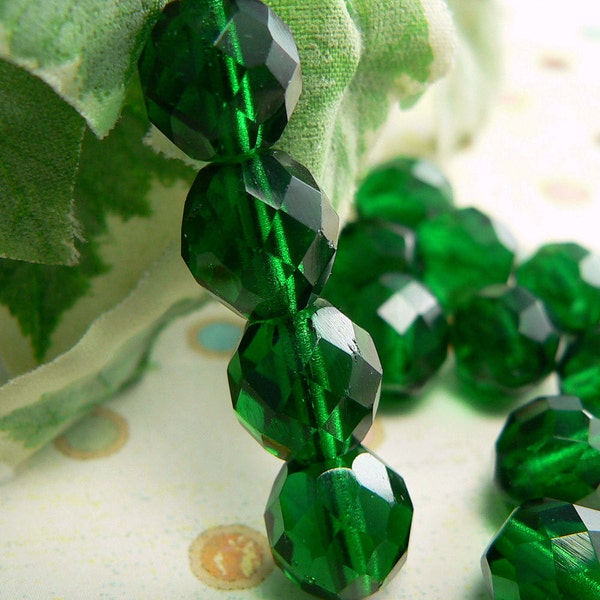 Emerald Green Czech Glass Round Beads 10mm Firepolished (50)
