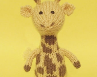 Giraffe Toy Strickmuster (PDF) mit Beinen, Eierwärmer & Fingerpuppe (Anleitung inklusive).