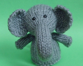 Elefant-Spielzeug-Strickmuster (PDF) Beine, Eierwärmer & Fingerpuppe (Anleitung inklusive).