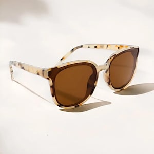 Vintage Retro Sunglasses, Vintage Style Statement Eyewear, leopar sunglasses, Brown Lens sunglasses, vintage sunglasses, retro sunglasses.