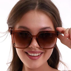 1970s Disco Style Oversized Square Sunglasses: Brown Retro Shades