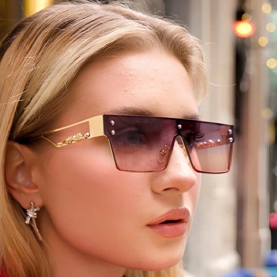 Oversized Pink Lens Sunglasses: Gold Detail Y2K Shades  display picture 2