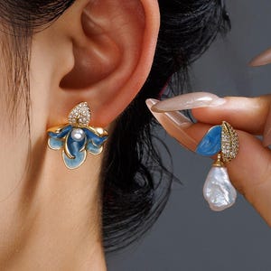 Eleganti orecchini di perle Keshi / Perle barocche naturali con fiori smaltati e zirconi / Orecchini con fiori di perle / Regalo perfetto per lei