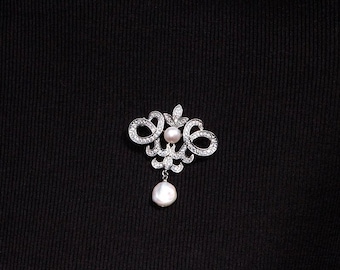 Elegant Pearl Knight Brooch·Handcrafted Freshwater Baroque Pearl Jewelry for Women, Unique Gift for Her, Anniversary or Mother&#39;s Day Present