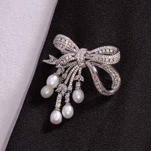 Statement Tassels Pearl Brooch | 18K Gold Plated Bow | Dainty Weddings Jewelry | Birthday Gifts | Bridesmaid Keepsakes | Gift for Her