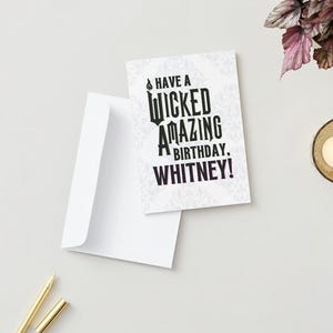 Modelo Canva personalizável para 2 designs de cartão de aniversário com tema Wicked