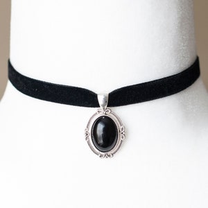 Black Velvet Choker with Agate pendant-Victorian Gothic Cameo necklace-Vintage inspired jewelry