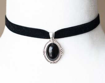 Black Velvet Choker with Agate pendant-Victorian Gothic Cameo necklace-Vintage inspired jewelry
