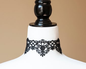 Black Lace Gothic choker-Victorian Necklace-Adjustable Choker-Lace jewelry